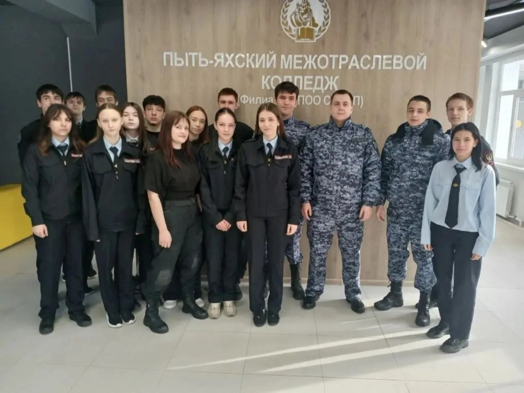 9J7fZymqi5.jpg